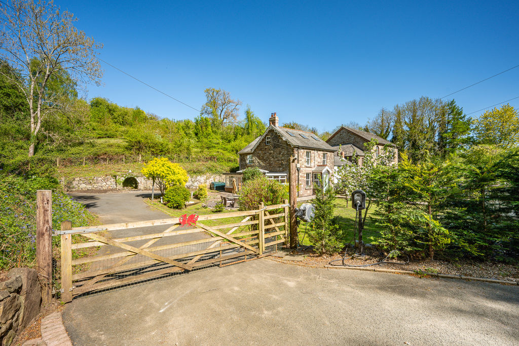 Entrance- click for photo gallery